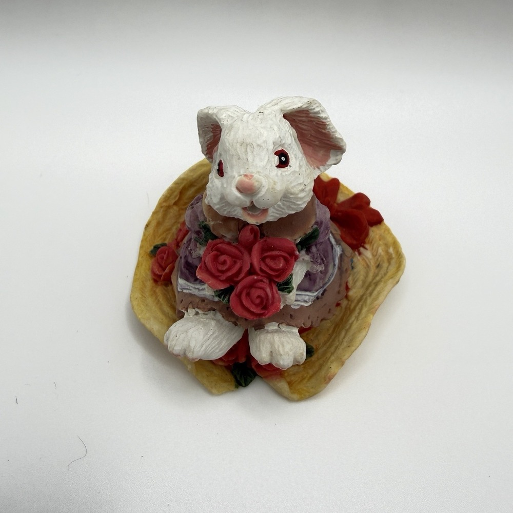 VTG Figure‎ Hand Painted White Bunny Sitting On A Yellow Straw Hat With Roses